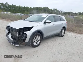 2019 Kia Sorento L with VIN 5XYPG4A30KG578171, listed as a IAAI auction lot 41875653 with 113,762 mi miles. Bid and sale history available at carsss.com. Image 2.