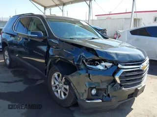2019 Chevrolet Traverse LT Cloth z VIN 1GNERGKW3KJ320262, wystawiony jako IAAI lot #42228704 z przebiegiem 101 736 mil mil oraz . Historia ofert i sprzedaży dostępna na DreamBid. Obrazek 1.
