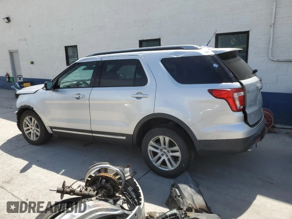 2018 Ford Explorer XLT z VIN 1FM5K8D83JGC67863, wystawiony jako Copart lot #62029795 z przebiegiem Nie podano mil oraz Szkoda całkowita • Salvage title. Historia ofert i sprzedaży dostępna na DreamBid. Obrazek 2.