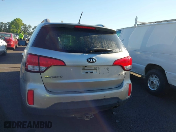 2015 Kia Sorento EX with VIN 5XYKU4A79FG628142, listed as a IAAI auction lot 42190773 with 153,707 mi miles. Bid and sale history available at carsss.com. Image 16.