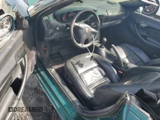 2001 Porsche Boxster z VIN WP0CA29861U621171, wystawiony jako Copart lot #53575995 z przebiegiem Nie podano mil oraz Czysty tytuł • Clean title. Historia ofert i sprzedaży dostępna na DreamBid. Obrazek 8.