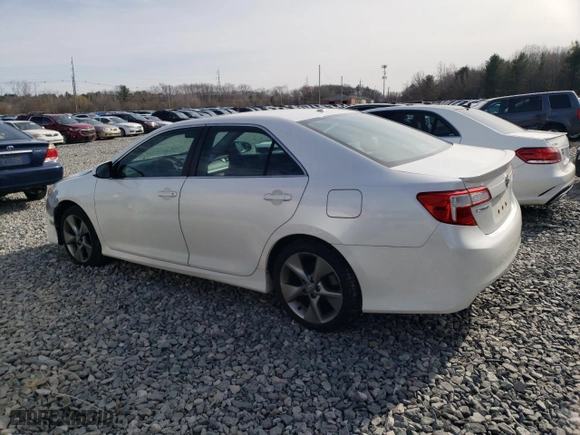 2014 Toyota Camry L with VIN 4T1BF1FK0EU438695, listed as a Copart auction lot 50962605 with 147,961 mi miles and Clean Title. Bid and sale history available at carsss.com. Image 2.