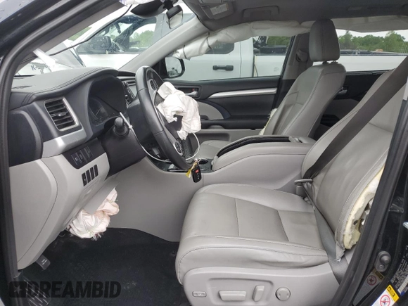 2019 Toyota Highlander SE z VIN 5TDJZRFH8KS613995, wystawiony jako Copart lot #57644135 z przebiegiem 110 326 mil mil oraz Szkoda całkowita • Salvage title. Historia ofert i sprzedaży dostępna na DreamBid. Obrazek 7.