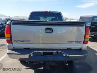 2000 Chevrolet Silverado 1500 LS with VIN 2GCEK19T0Y1205109, listed as a IAAI auction lot 41999548 with 159,571 mi miles. Bid and sale history available at carsss.com. Image 6.