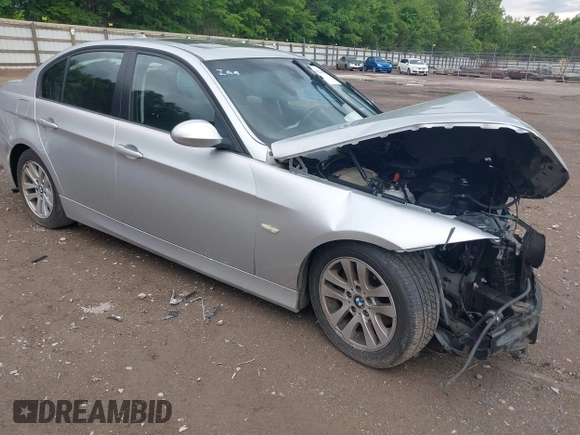 2007 BMW 3 Series 328i с VIN WBAVC535X7FZ77507, выставлен на аукционе IAAI как лот 42230370 с пробегом 167 206 миль миль и . История ставок и продаж доступна на DreamBid. Изображение 1.