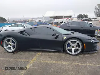 2023 Ferrari SF90 с VIN ZFF95NLAXP0298692, выставлен на аукционе IAAI как лот 41630186 с пробегом 390 миль миль и . История ставок и продаж доступна на DreamBid. Изображение 13.