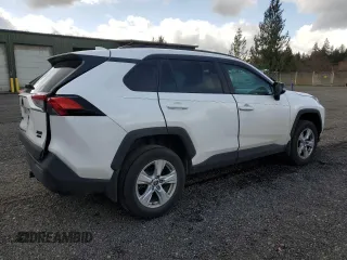2020 Toyota RAV4 XLE with VIN 2T3P1RFV0LC099665, listed as a Copart auction lot 51187755 with 86,198 mi miles and Salvage Title. Bid and sale history available at DreamBid. Image 3.