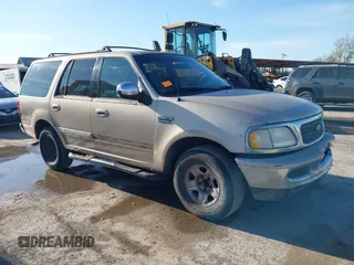 1998 Ford Expedition XLT with VIN 1FMRU17L7WLA79560, listed as a IAAI auction lot 41360506 with 267,882 mi miles. Bid and sale history available at carsss.com. Image 1.