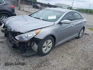2014 Hyundai Sonata Limited with VIN KMHEC4A48EA116629, listed as a IAAI auction lot 42070212 with 95,295 mi miles and . Bid and sale history available at carsss.com. Image 2.