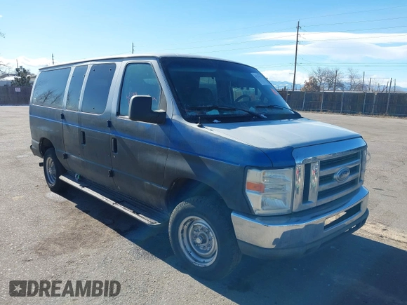 2008 Ford Econoline Passenger XL with VIN 1FBNE31L88DA20555, listed as a IAAI auction lot 38737871 with 118,265 mi miles. Bid and sale history available at carsss.com. Image 1.