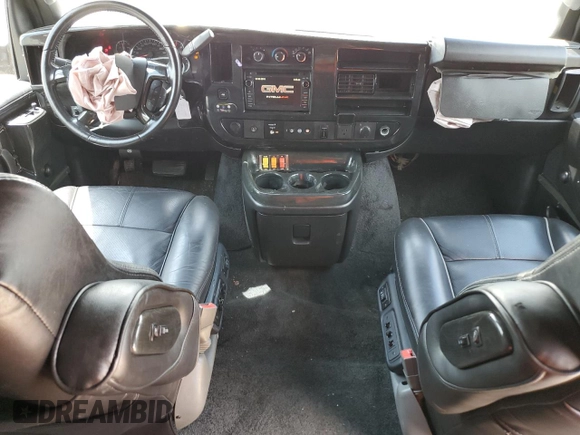 2018 GMC Savana Cargo z VIN 1GTW7BFG3J1162190, wystawiony jako Copart lot #68281014 z przebiegiem 83 733 mil mil oraz Nie do naprawy • Non repairable. Historia ofert i sprzedaży dostępna na DreamBid. Obrazek 8.