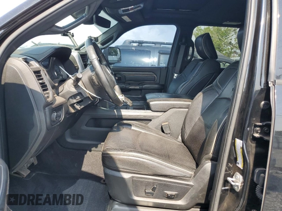 2020 Ram 2500 Limited z VIN 3C6UR5SL7LG133311, wystawiony jako Copart lot #56162385 z przebiegiem 170 683 mil mil oraz Nie do naprawy • Non repairable. Historia ofert i sprzedaży dostępna na DreamBid. Obrazek 7.