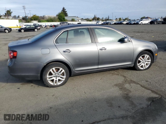 2010 Volkswagen Jetta TDI z VIN 3VWAL7AJ2AM170674, wystawiony jako Copart lot #50191095 z przebiegiem 195 538 mil mil oraz Czysty tytuł • Clean title. Historia ofert i sprzedaży dostępna na DreamBid. Obrazek 3.