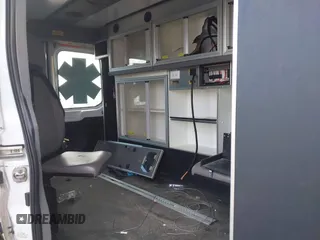 2022 Ford Transit z VIN 1FDBR1CG6NKA76214, wystawiony jako IAAI lot #42150218 z przebiegiem Nie podano mil oraz . Historia ofert i sprzedaży dostępna na DreamBid. Obrazek 8.