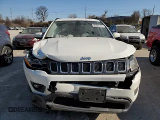 2018 Jeep Compass Latitude z VIN 3C4NJDBB5JT401315, wystawiony jako Copart lot #42822284 z przebiegiem 56 892 mil mil oraz Szkody całkowita. Historia ofert i sprzedaży dostępna na DreamBid. Obrazek 5.