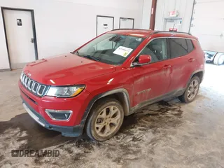 2019 Jeep Compass Limited z VIN 3C4NJDCB9KT752972, wystawiony jako IAAI lot #42590613 z przebiegiem 81 439 mil mil oraz . Historia ofert i sprzedaży dostępna na DreamBid. Obrazek 17.
