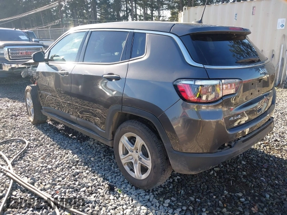 2023 Jeep Compass Sport z VIN 3C4NJDAN2PT527152, wystawiony jako IAAI lot #41431798 z przebiegiem 45 989 mil mil oraz . Historia ofert i sprzedaży dostępna na DreamBid. Obrazek 3.