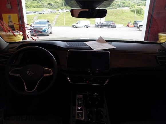 2024 Volkswagen Atlas SE с VIN 1V2HR2CAXRC567612, выставлен на аукционе IAAI как лот 42752019 с пробегом 19 523 миль миль и . История ставок и продаж доступна на DreamBid. Изображение 19.