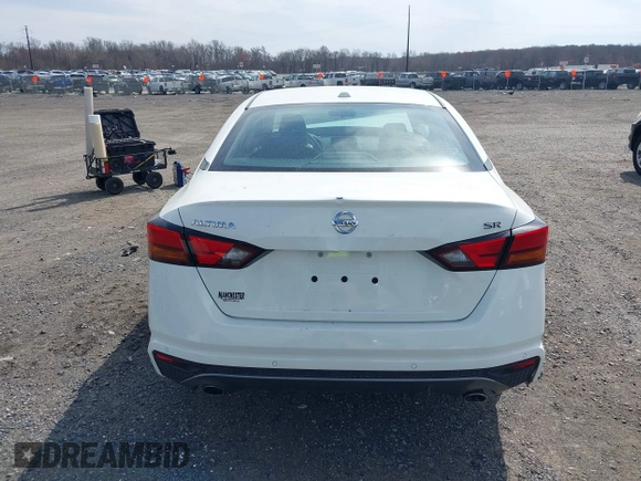 2020 Nissan Altima SR z VIN 1N4BL4CV5LC240488, wystawiony jako IAAI lot #41848936 z przebiegiem 79 044 mil mil oraz . Historia ofert i sprzedaży dostępna na DreamBid. Obrazek 17.