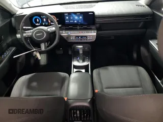 2025 Hyundai Kona SEL с VIN KM8HBCAB8SU232027, выставлен на аукционе Copart как лот 60914005 с пробегом 9 223 миль миль и Чистый • Clean title. История ставок и продаж доступна на DreamBid. Изображение 8.