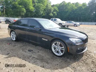 2015 BMW 7 Series 740i z VIN WBAYA6C56FGK16684, wystawiony jako Copart lot #55774275 z przebiegiem 85 281 mil mil oraz Szkoda całkowita • Salvage title. Historia ofert i sprzedaży dostępna na DreamBid. Obrazek 4.