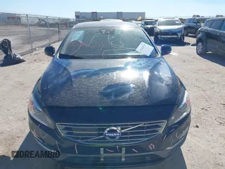 2018 Volvo S60 Inscription Platinum with VIN LYV402HM1JB156380, listed as a IAAI auction lot 41408529 with 106,933 mi miles. Bid and sale history available at carsss.com. Image 11.