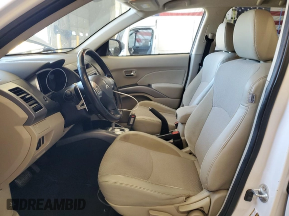 2012 Mitsubishi Outlander SE z VIN JA4AS3AW6CU000949, wystawiony jako Copart lot #58219215 z przebiegiem 220 267 mil mil oraz Czysty tytuł • Clean title. Historia ofert i sprzedaży dostępna na DreamBid. Obrazek 7.