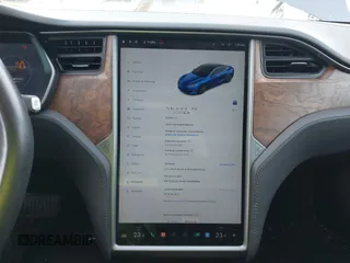 2018 Tesla Model S 75D z VIN 5YJSA1E28JF296944, wystawiony jako IAAI lot #41298541 z przebiegiem 29 828 mil mil oraz . Historia ofert i sprzedaży dostępna na DreamBid. Obrazek 17.