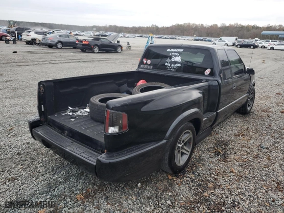 2002 GMC Sonoma SL Fleet with VIN 1GTCS19W828229163, listed as a Copart auction lot 47082535 with 289,304 mi miles and Salvage Title. Bid and sale history available at carsss.com. Image 3.