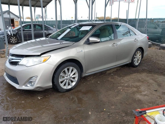 2014 Toyota Camry Hybrid LE with VIN 4T1BD1FK4EU106488, listed as a IAAI auction lot 40794286 with 98,911 mi miles. Bid and sale history available at carsss.com. Image 17.