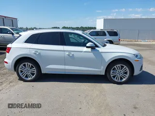 2019 Audi Q5 Premium Plus z VIN WA1BNAFY1K2139360, wystawiony jako IAAI lot #42465344 z przebiegiem 84 156 mil mil oraz . Historia ofert i sprzedaży dostępna na DreamBid. Obrazek 14.