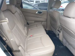 2017 Nissan Pathfinder SV z VIN 5N1DR2MN9HC656258, wystawiony jako IAAI lot #41010118 z przebiegiem 154 944 mil mil oraz . Historia ofert i sprzedaży dostępna na DreamBid. Obrazek 8.