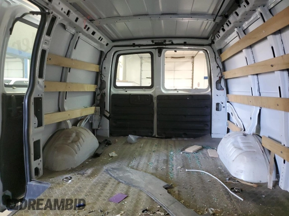 2020 GMC Savana Cargo z VIN 1GTW7AFG7L1210528, wystawiony jako Copart lot #79937814 z przebiegiem 73 451 mil mil oraz Szkoda całkowita • Salvage title. Historia ofert i sprzedaży dostępna na DreamBid. Obrazek 10.