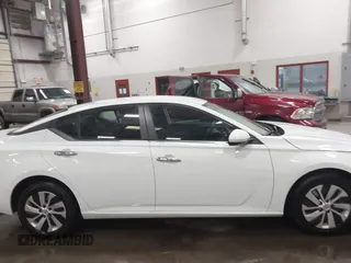 2023 Nissan Altima S with VIN 1N4BL4BV0PN366544, listed as a IAAI auction lot 42168319 with 5,182 mi miles and . Bid and sale history available at carsss.com. Image 14.
