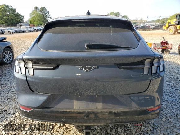 2021 Ford Mustang Mach-E Premium z VIN 3FMTK3SU2MMA27515, wystawiony jako Copart lot #53395195 z przebiegiem 68 826 mil mil oraz Szkoda całkowita • Salvage title. Historia ofert i sprzedaży dostępna na DreamBid. Obrazek 6.