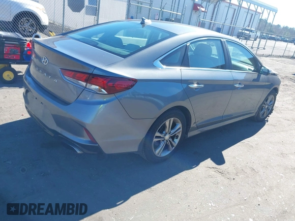 2018 Hyundai Sonata Limited with VIN 5NPE34AF3JH650520, listed as a IAAI auction lot 41292572 with 110,031 mi miles. Bid and sale history available at carsss.com. Image 4.