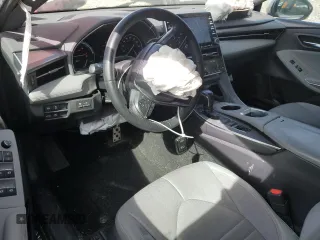 2020 Toyota Avalon Hybrid XSE z VIN 4T1E21FB9LU017189, wystawiony jako Copart lot #54991365 z przebiegiem 82 069 mil mil oraz Szkoda całkowita • Salvage title. Historia ofert i sprzedaży dostępna na DreamBid. Obrazek 8.