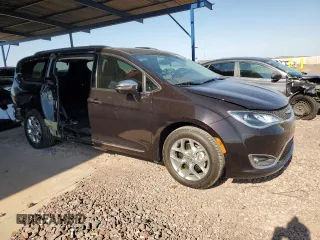2018 Chrysler Pacifica Limited z VIN 2C4RC1GG2JR122308, wystawiony jako Copart lot #62636694 z przebiegiem 52 189 mil mil oraz Szkody całkowita. Historia ofert i sprzedaży dostępna na DreamBid. Obrazek 4.