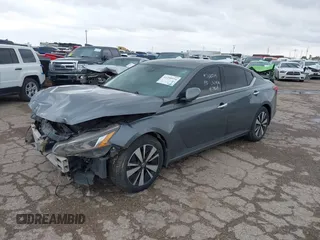 2019 Nissan Altima SV z VIN 1N4BL4DV5KC134538, wystawiony jako IAAI lot #41298974 z przebiegiem 110 193 mil mil oraz . Historia ofert i sprzedaży dostępna na DreamBid. Obrazek 2.