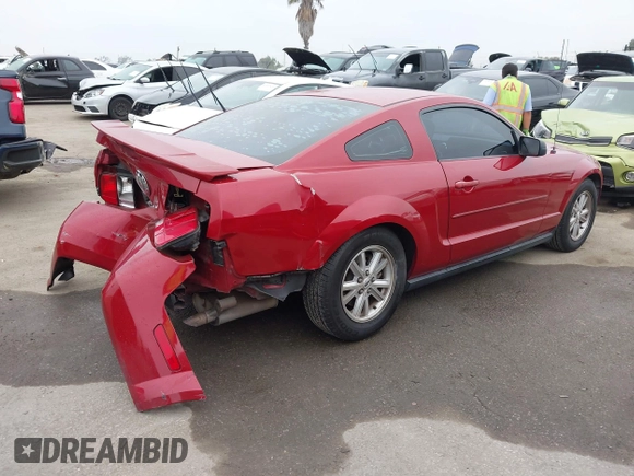 2008 Ford Mustang Deluxe with VIN 1ZVHT80N485107892, listed as a IAAI auction lot 42410036 with 117,977 mi miles and . Bid and sale history available at DreamBid. Image 4.