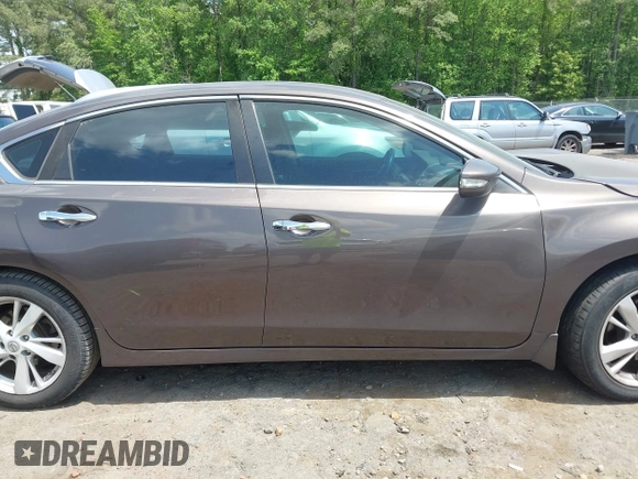 2015 Nissan Altima SV z VIN 1N4AL3AP3FC176546, wystawiony jako IAAI lot #42166808 z przebiegiem 129 203 mil mil oraz . Historia ofert i sprzedaży dostępna na DreamBid. Obrazek 12.