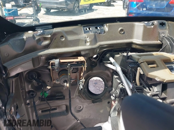 2019 Dodge Charger Scat Pack with VIN 2C3CDXGJ0KH635697, listed as a IAAI auction lot 41924121 with Not Provided miles and . Bid and sale history available at DreamBid. Image 7.