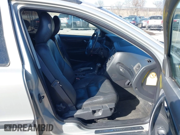 2002 Volvo V70 with VIN YV1SW61R022216875, listed as a IAAI auction lot 41745657 with 202,766 mi miles. Bid and sale history available at carsss.com. Image 5.