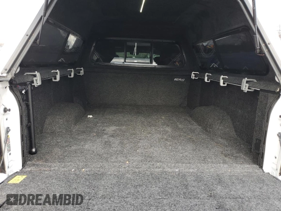 2024 GMC Sierra 2500HD Denali z VIN 1GT49RE74RF395604, wystawiony jako Copart lot #41529455 z przebiegiem 16 545 mil mil oraz Szkoda całkowita • Salvage title. Historia ofert i sprzedaży dostępna na DreamBid. Obrazek 12.