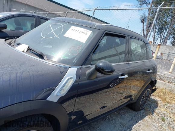 2016 MINI Countryman with VIN WMWZB3C55GWR46917, listed as a IAAI auction lot 42421995 with 23,157 mi miles and . Bid and sale history available at DreamBid. Image 15.