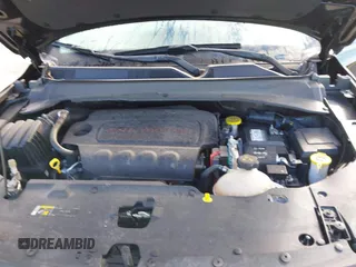 2022 Jeep Compass Latitude with VIN 3C4NJCBB6NT229344, listed as a IAAI auction lot 41686958 with 40,696 mi miles and . Bid and sale history available at carsss.com. Image 10.