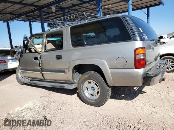 2003 Chevrolet Suburban LT with VIN 3GNGK26U33G203907, listed as a Copart auction lot 46903905 with 318,022 mi miles and Salvage Title. Bid and sale history available at carsss.com. Image 2.