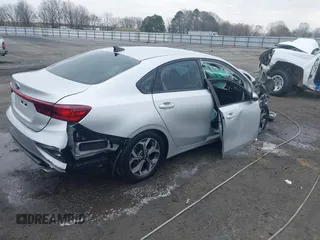 2020 Kia Forte LXS with VIN 3KPF24AD6LE169481, listed as a IAAI auction lot 41560064 with 88,871 mi miles and . Bid and sale history available at carsss.com. Image 4.