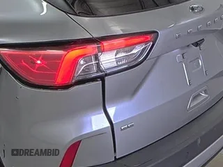 2022 Ford Escape SE z VIN 1FMCU9G60NUB32820, wystawiony jako IAAI lot #42882697 z przebiegiem 39 771 mil mil oraz . Historia ofert i sprzedaży dostępna na DreamBid. Obrazek 11.