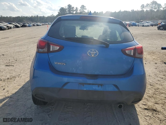 2020 Toyota Yaris Hatchback LE with VIN 3MYDLBJV6LY709199, listed as a Copart auction lot 44129095 with 53,288 mi miles and Salvage Title. Bid and sale history available at carsss.com. Image 6.